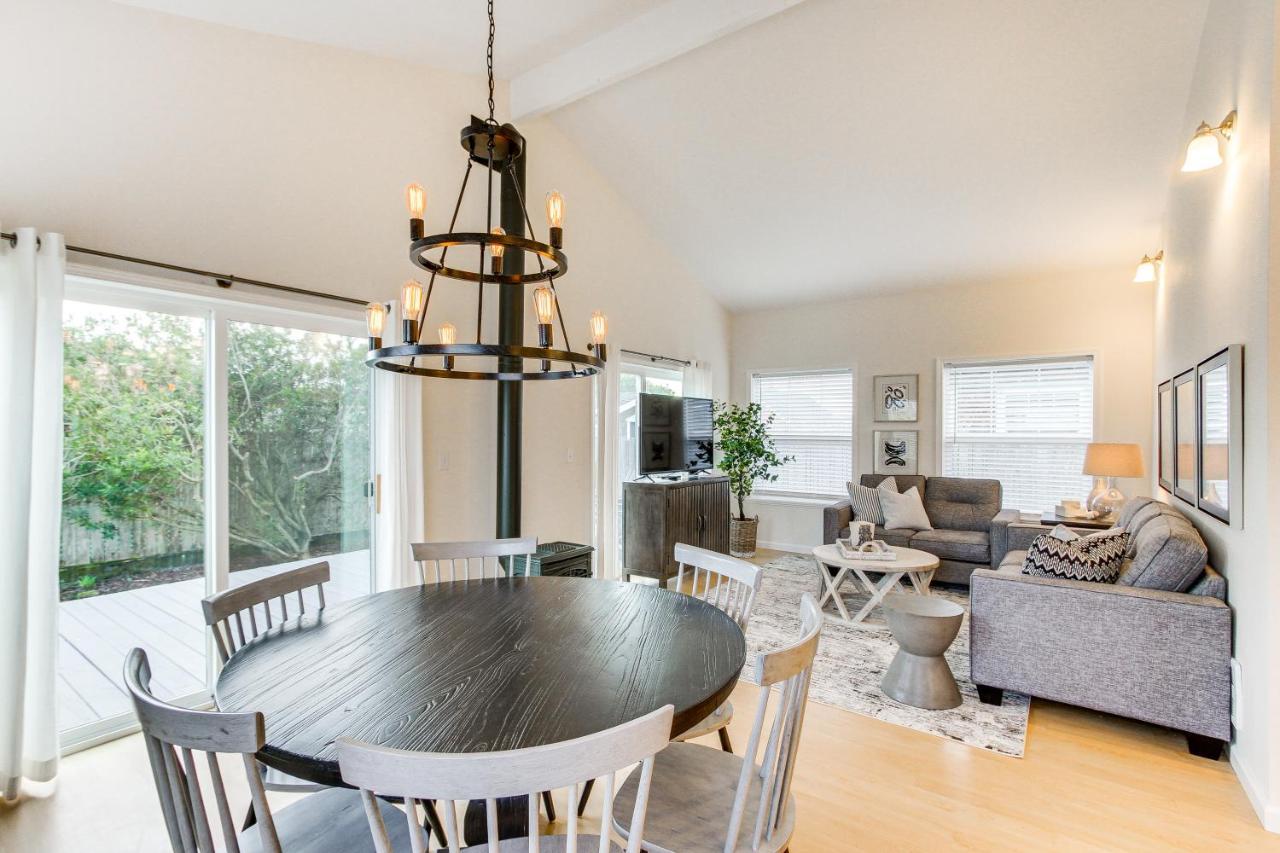Airy Coastal Escape With Deck - Steps To Beach! Pacific Beach Luaran gambar