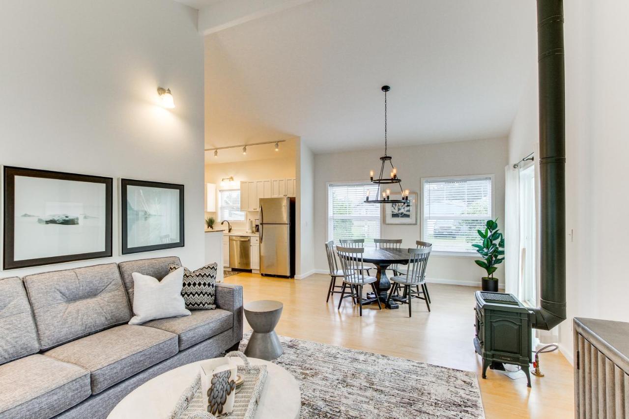 Airy Coastal Escape With Deck - Steps To Beach! Pacific Beach Luaran gambar